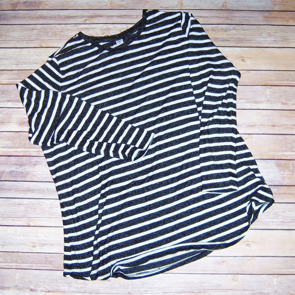 Lightweight sweater